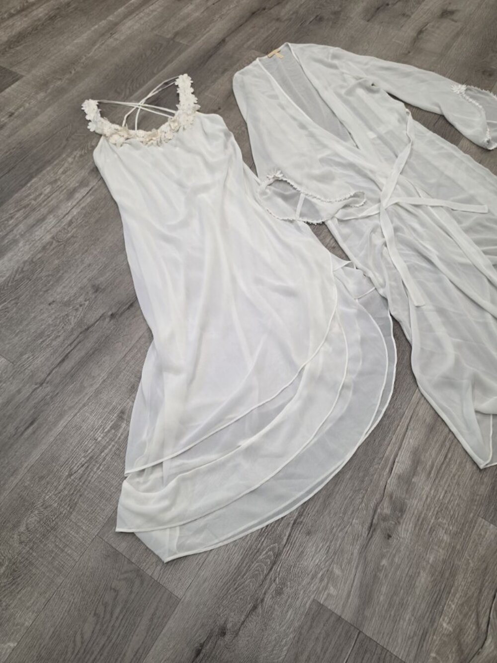 Vintage Flora Nikrooz Two-Piece White Lace Nightgown Sheer Robe Set Bell sleeve - Picture 12 of 14